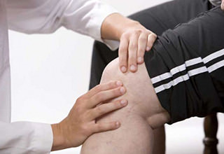 Ушиб колена симптоматика отличия диагностика лечение
